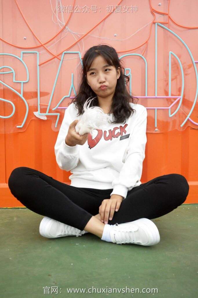 初夏女神 NO.092 點(diǎn)點(diǎn) 休閑衛(wèi)衣[150P/1V/5.26GB]插圖3