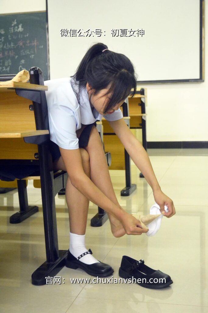 初夏女神 NO.099 點點 異國校服[155P/1V/5.51GB]插圖