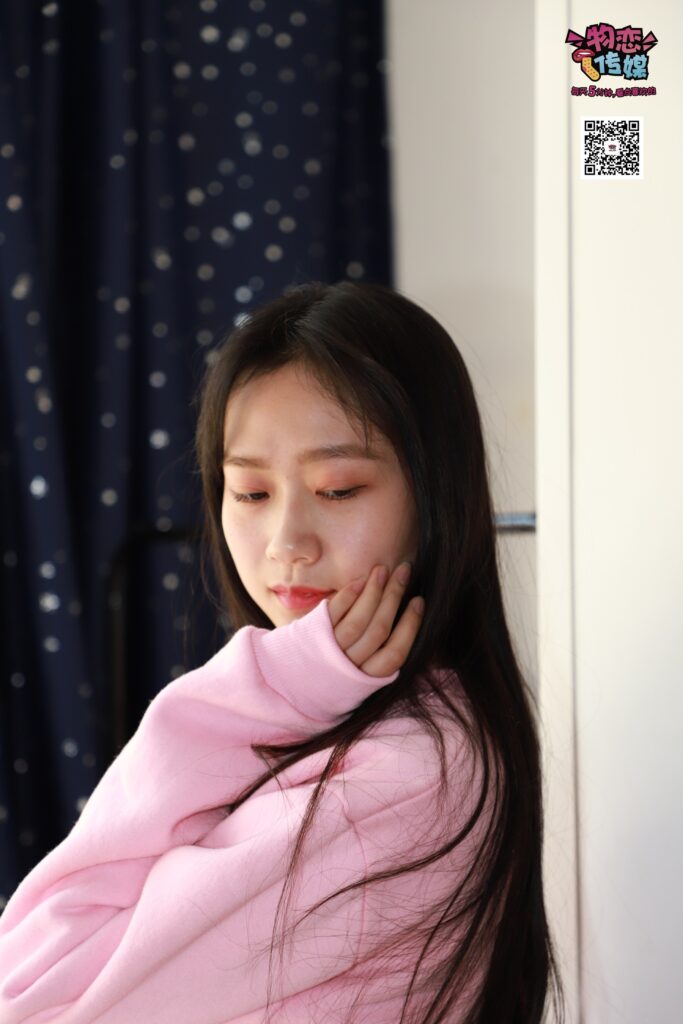 [物戀傳媒] NO.001 清純系大一女生的vans與棉襪 [254P/1.10GB]插圖3