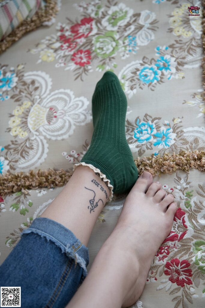 物戀傳媒 No.008 你們想要的厚重口味來啦，喜歡小姐姐嗎 [145P/2.22GB]插圖3