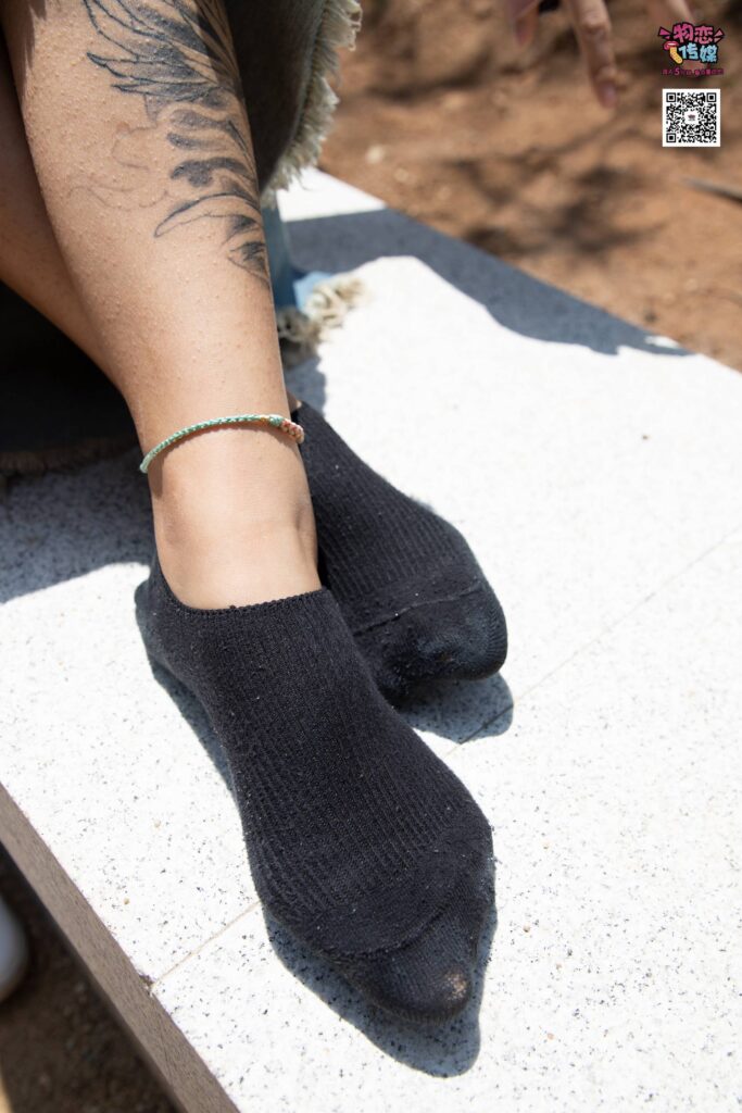 物戀傳媒 No.011 純純的鄰家小妹,小白鞋搭配黑色船襪,清涼一夏 [187P/1.02GB]插圖
