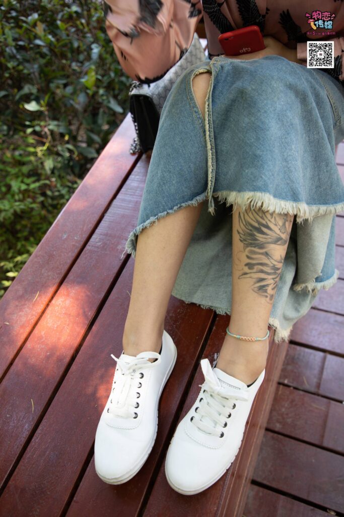 物戀傳媒 No.011 純純的鄰家小妹,小白鞋搭配黑色船襪,清涼一夏 [187P/1.02GB]插圖3