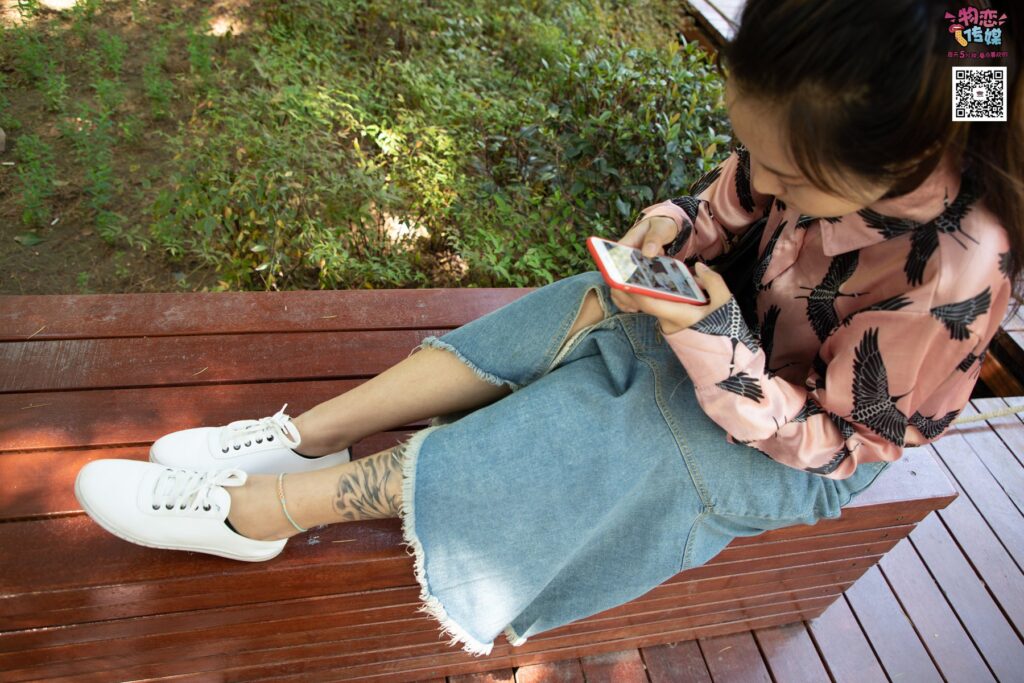 物戀傳媒 No.011 純純的鄰家小妹,小白鞋搭配黑色船襪,清涼一夏 [187P/1.02GB]插圖2