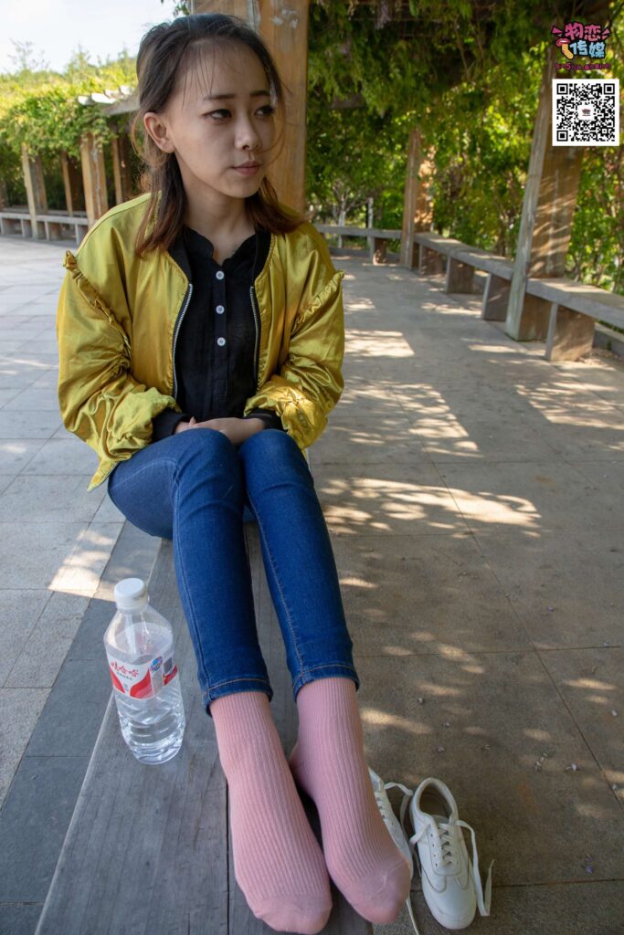 物戀傳媒 No.012 嬌小型小蘿莉哦,猜猜我多大呢,小白板鞋搭配粉色棉襪 [124P/861MB]插圖3