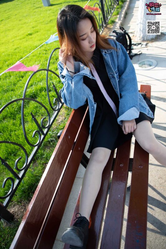 [物戀傳媒] NO.018 清純的小姐姐哦,透明肉絲加小皮鞋 [165P/863MB]-無料攝影圈