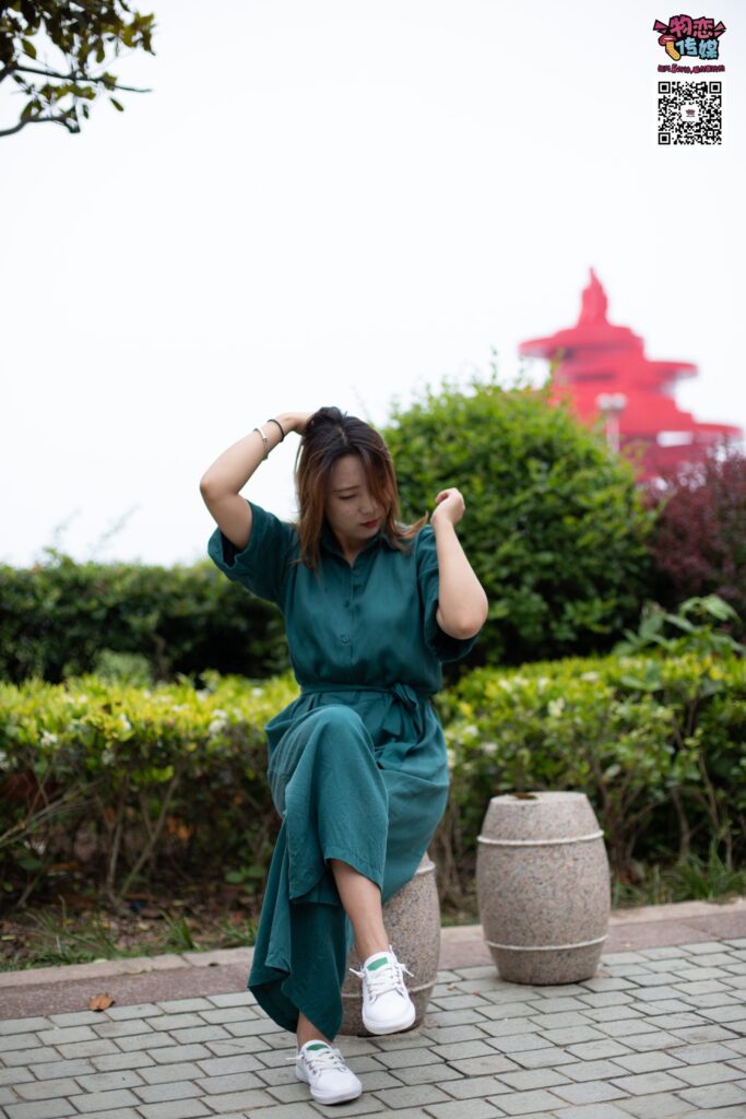 物戀傳媒 No.019 地道的青島小姐姐哦,白色板鞋搭配白色船襪 [99P/594MB]插圖1