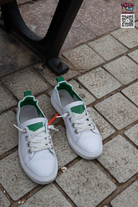 物戀傳媒 No.019 地道的青島小姐姐哦,白色板鞋搭配白色船襪 [99P/594MB]-無料攝影圈