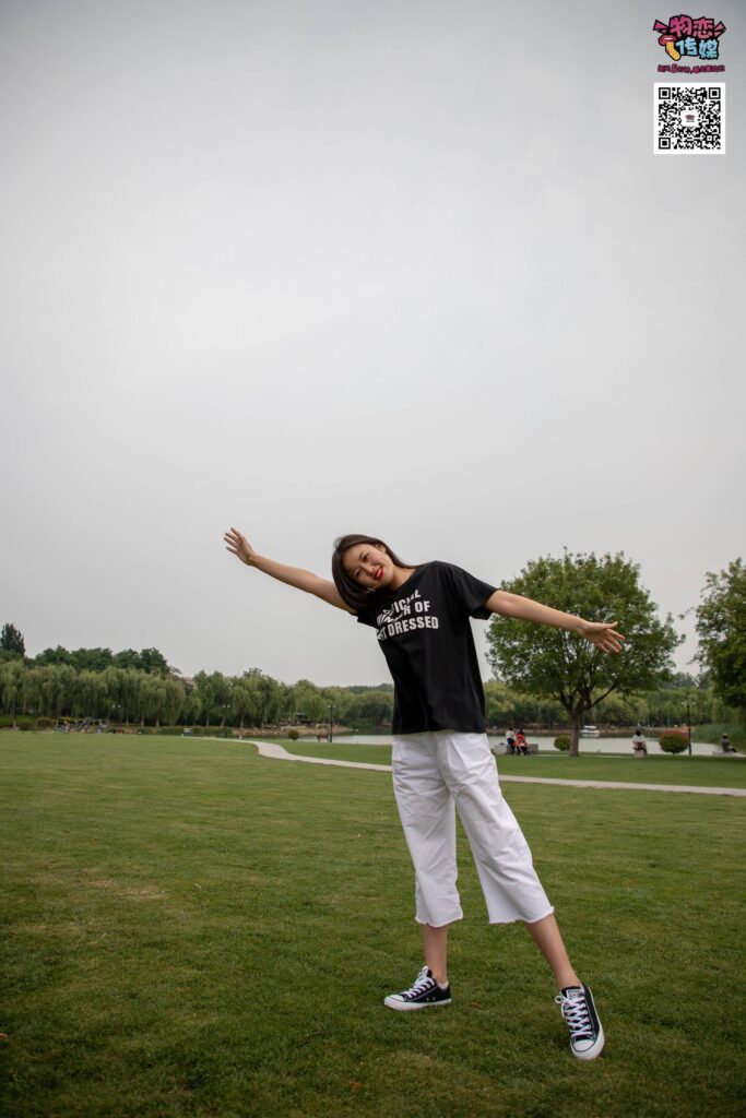 物戀傳媒 No.021 夏日么么茶,清新棉襪配黑色帆布鞋 [223P/1V/3.14GB]插圖2