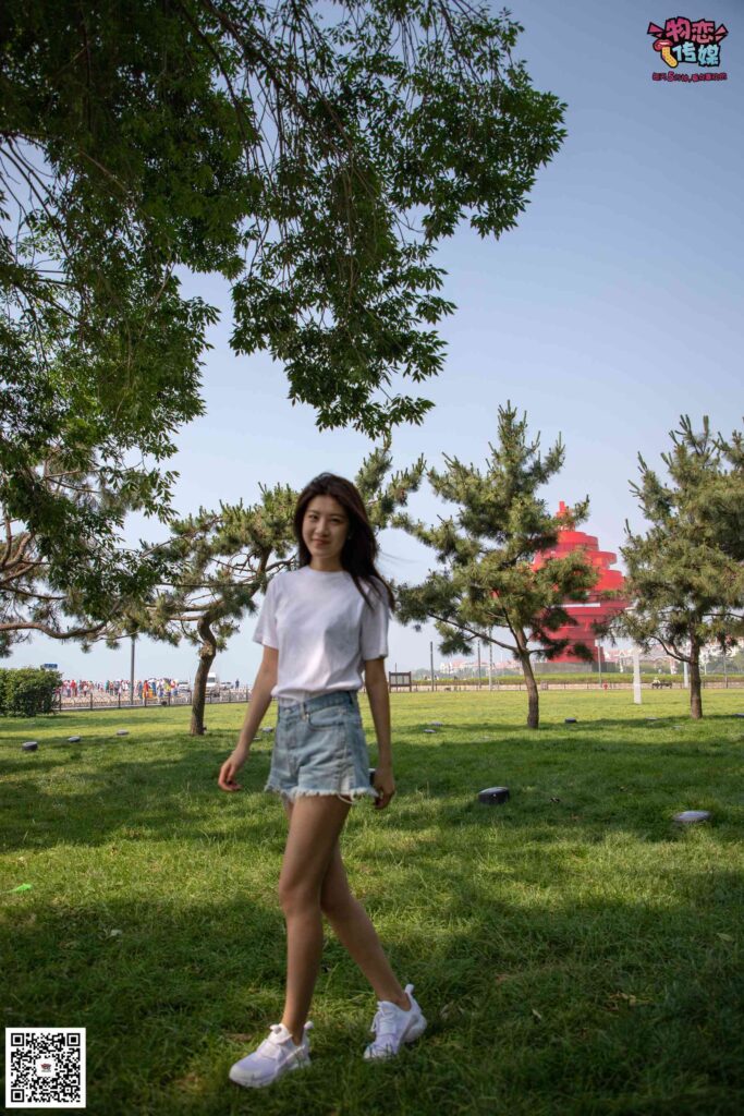 [物戀傳媒] NO.022 美,從未如此簡單.白色復(fù)古跑鞋搭配短筒白棉襪和船襪 [274P/1V/2.79GB]插圖2