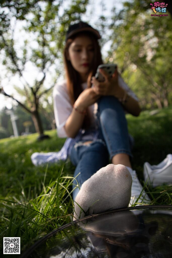 物戀傳媒 No.027 棒球帽白色板鞋藏棉襪,清純運動美少女,今日份的網(wǎng)紅小姐姐請收下 [192P/1V/2.48GB]插圖3