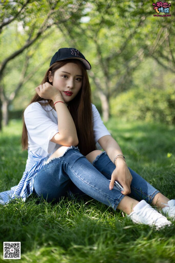 物戀傳媒 No.027 棒球帽白色板鞋藏棉襪,清純運動美少女,今日份的網(wǎng)紅小姐姐請收下 [192P/1V/2.48GB]插圖1