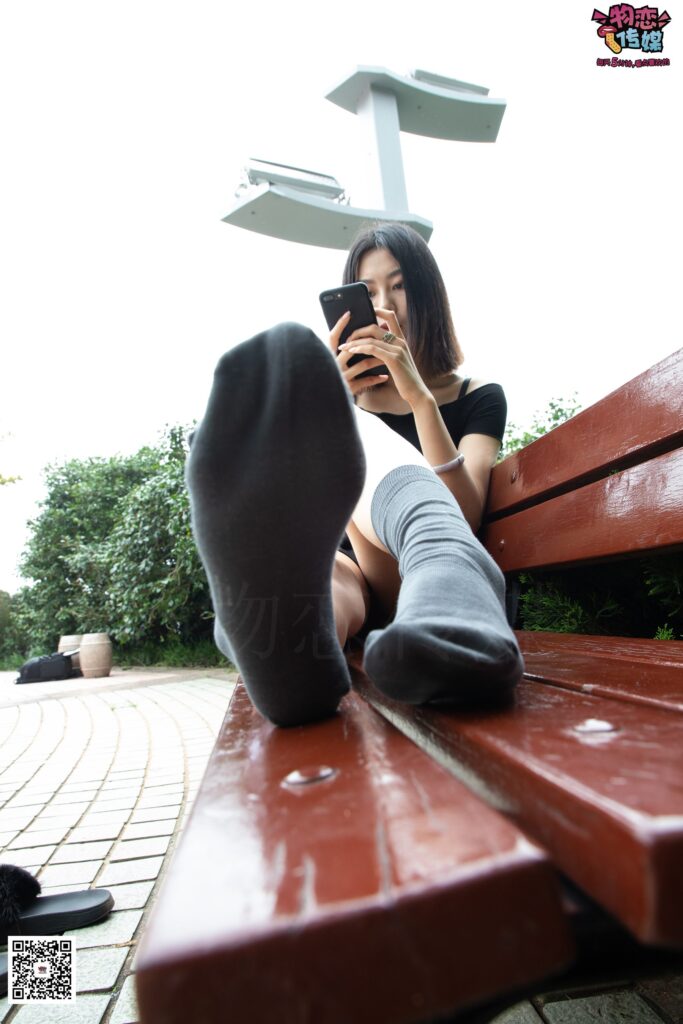 物戀傳媒 NO.030 劍眉星目,烈焰紅唇,御姐范美女與可愛(ài)棉襪的反差萌[189P/1V/1.92GB]插圖3