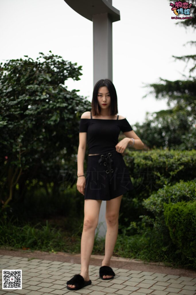 物戀傳媒 NO.030 劍眉星目,烈焰紅唇,御姐范美女與可愛(ài)棉襪的反差萌[189P/1V/1.92GB]插圖1