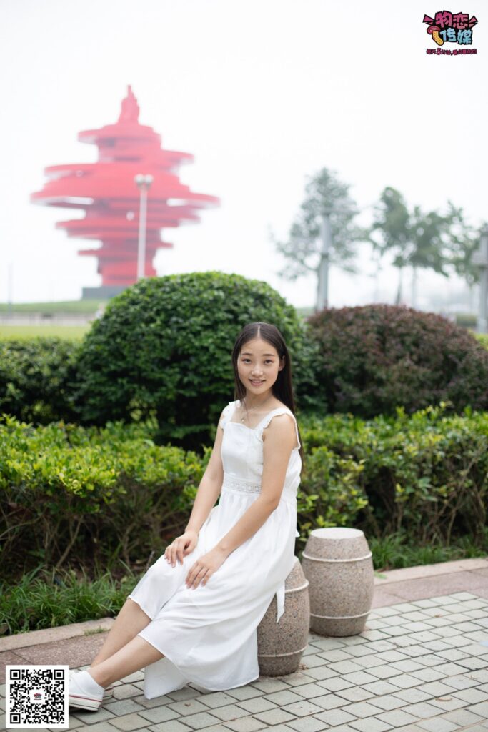 勿戀傳媒 No.037 海邊的白百合公園長(zhǎng)椅休閑鎂足[164P/1V/795MB]插圖1