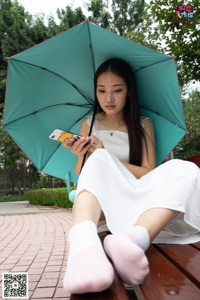 勿戀傳媒 No.037 海邊的白百合公園長(zhǎng)椅休閑鎂足[164P/1V/795MB]插圖3