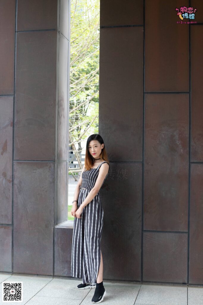 物戀傳媒 No.048 潮不潮,先看腳,潮妹駕馭襪子鞋,街拍也要不服輸~可愛小棉襪 [149P/1V/1.05GB]插圖1