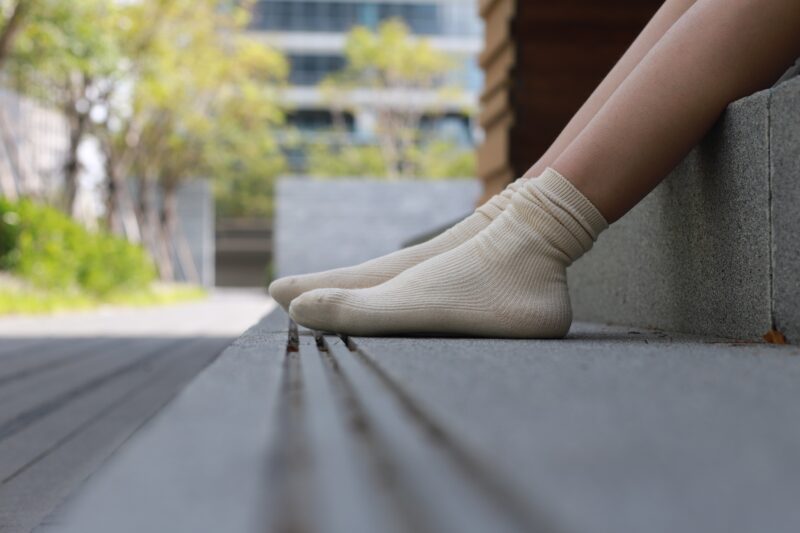 勿戀傳媒 No.050 待我長發(fā)及腰,只為你的微笑,灰色NB配淺黃棉襪 [145P/1V/1.55GB]-無料攝影圈