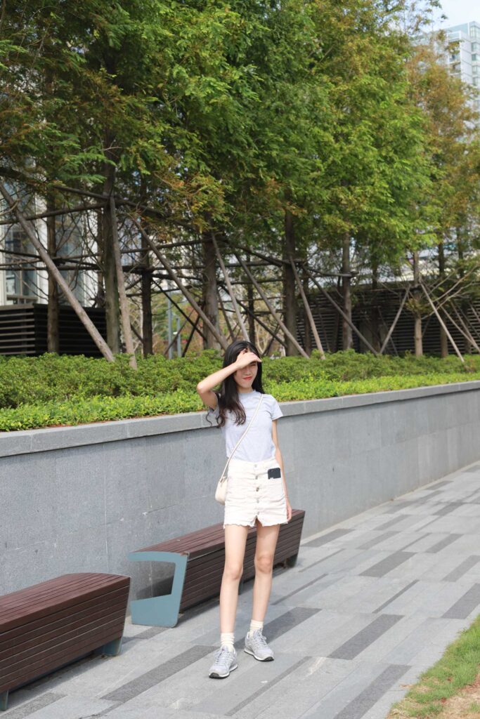 勿戀傳媒 No.050 待我長(zhǎng)發(fā)及腰,只為你的微笑,灰色NB配淺黃棉襪 [145P/1V/1.55GB]插圖1