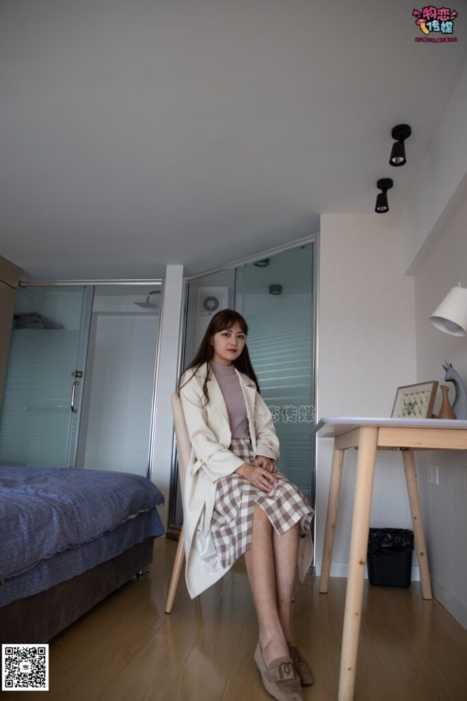 物戀傳媒 NO.065 溫柔格子裙,輕熟plus少女風,粉色棉襪[145P/1V/843MB]插圖1