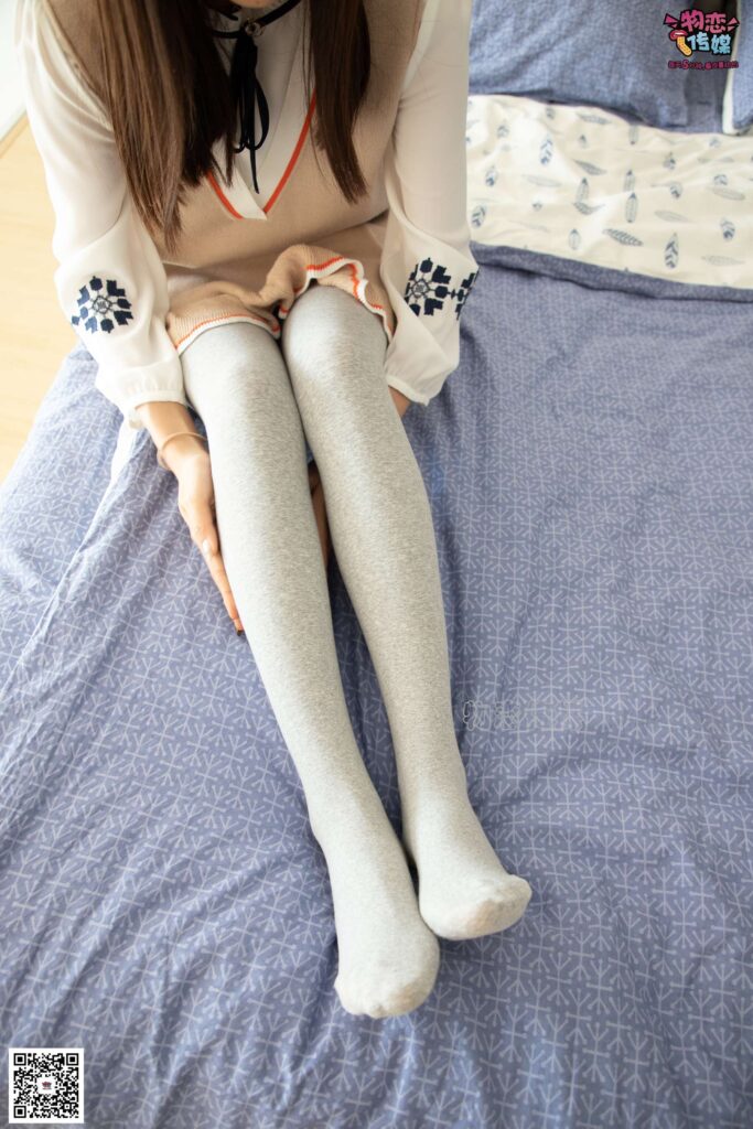 物戀傳媒 NO.066 開口笑,灰色的森女系.清純小姐姐的灰色長筒棉襪[148P/1V/922MB]插圖1