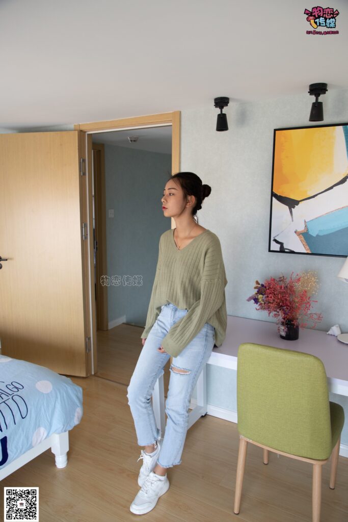 物戀傳媒 No.067 鎖骨的秘密。白色板鞋配白色橫紋棉襪 [189P/1V/1.14GB]插圖1