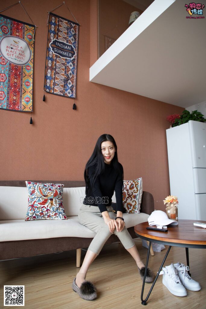 勿戀傳媒 No.070 肉絲長發(fā)鎂釹 執(zhí)劍舞一曲 溫柔與誰共 [160P/1V/1.28GB]插圖2