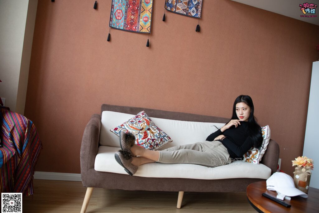 勿戀傳媒 No.070 肉絲長發(fā)鎂釹 執(zhí)劍舞一曲 溫柔與誰共 [160P/1V/1.28GB]插圖1