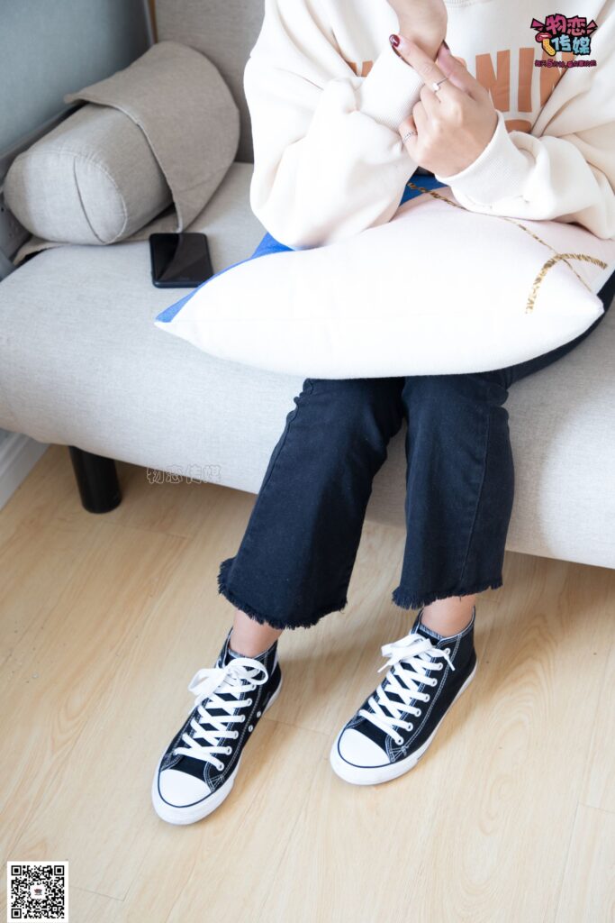 物戀傳媒 No.075 嵐嵐-語(yǔ)笑嫣然，隔壁班女同學(xué)感覺(jué)。 [160P/1V/1.03GB]插圖2