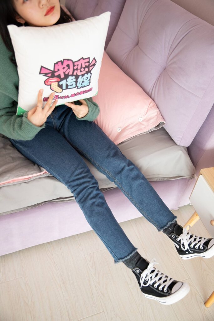 物戀傳媒 No.093 落落-喂，放學(xué)以后學(xué)校對面奶茶店等你 [180P/1V/2.36GB]插圖2