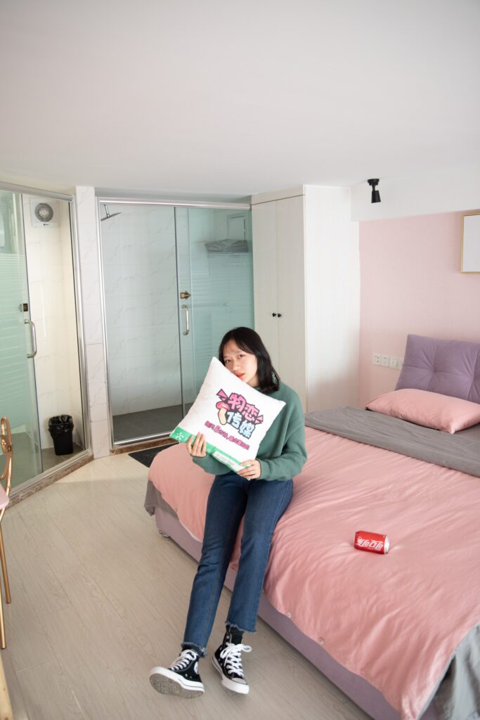 物戀傳媒 No.093 落落-喂，放學(xué)以后學(xué)校對面奶茶店等你 [180P/1V/2.36GB]插圖