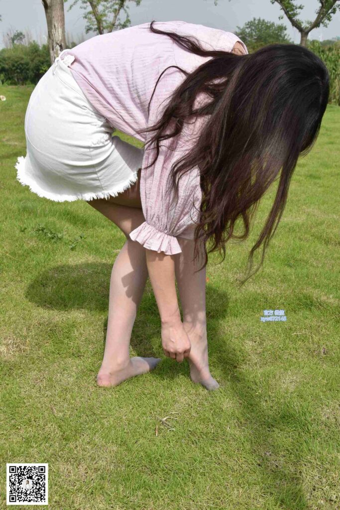 大生模拍 No.020 琦琦-天氣好晾晾絲襪腳 [80P/332MB]插圖3