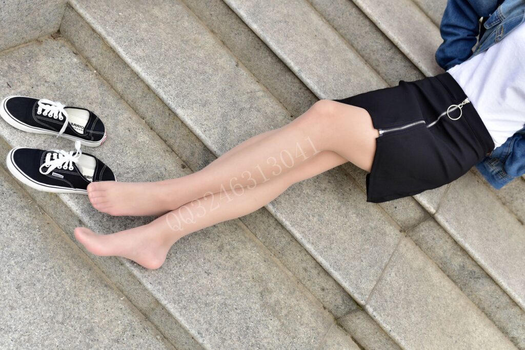 大生模拍 No.031 依依 校園美腳丫 [72P/531MB]插圖2