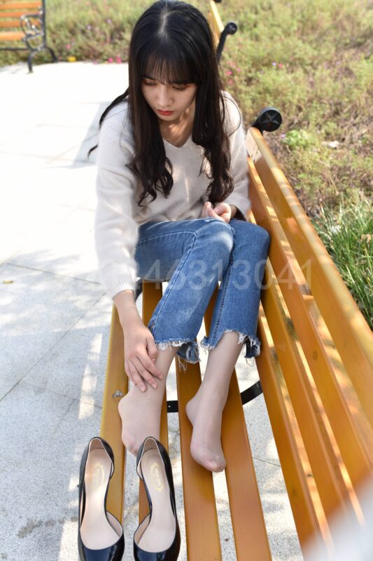 大生模拍 No.046 嘉嘉-褲內有絲 [30P/123MB]-無料攝影圈