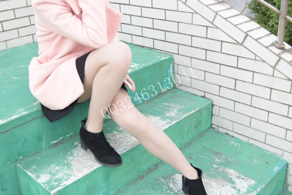 大生模拍 No.047 君君-冬日暖絲 [34P/141MB]插圖3