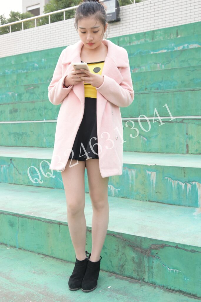 大生模拍 No.047 君君-冬日暖絲 [34P/141MB]插圖