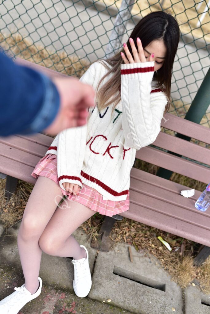 大生模拍 No.051 灰絲學(xué)妹 [55P/226MB]插圖3