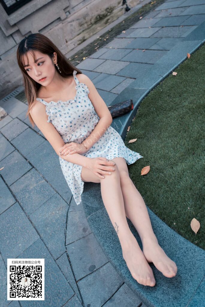 大生模拍 No.071 麗麗-連衣裙肉絲 [49P/1V/241MB]插圖3