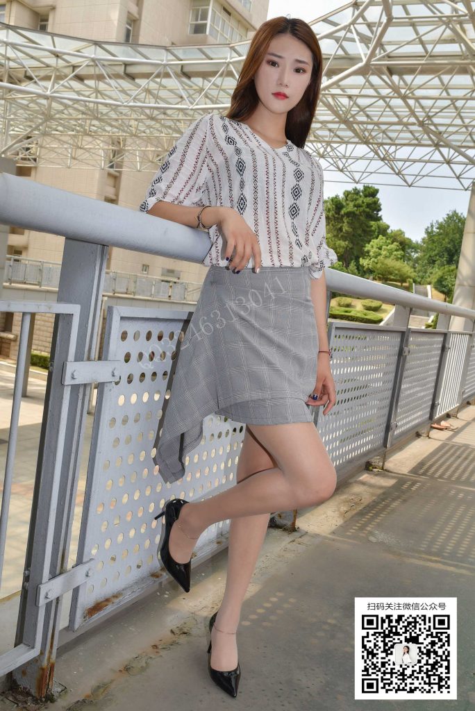 大生模拍 No.075 雨薇-長(zhǎng)發(fā)制服小姐姐 [37P/126MB]插圖2