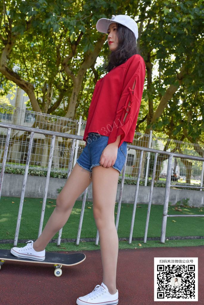 大生模拍 No.078 悅悅-穿著絲襪玩滑板 [45P/159MB]插圖2