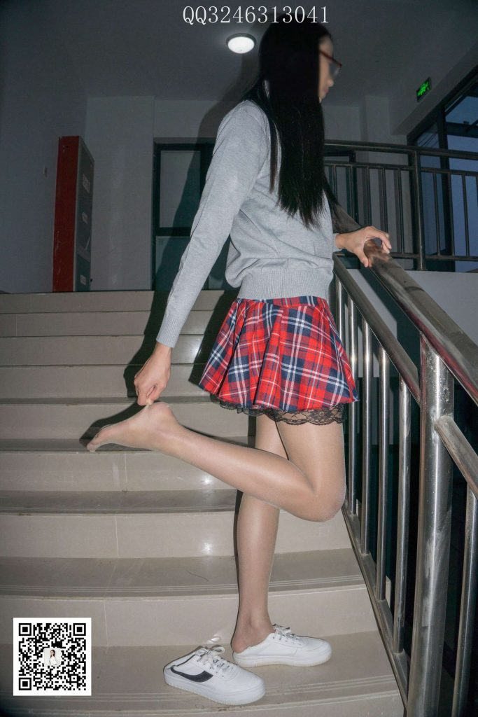 大生模拍 No.099 軒軒 夜色中的亮絲絲（高清完整版）[75P/1V/508MB]插圖3