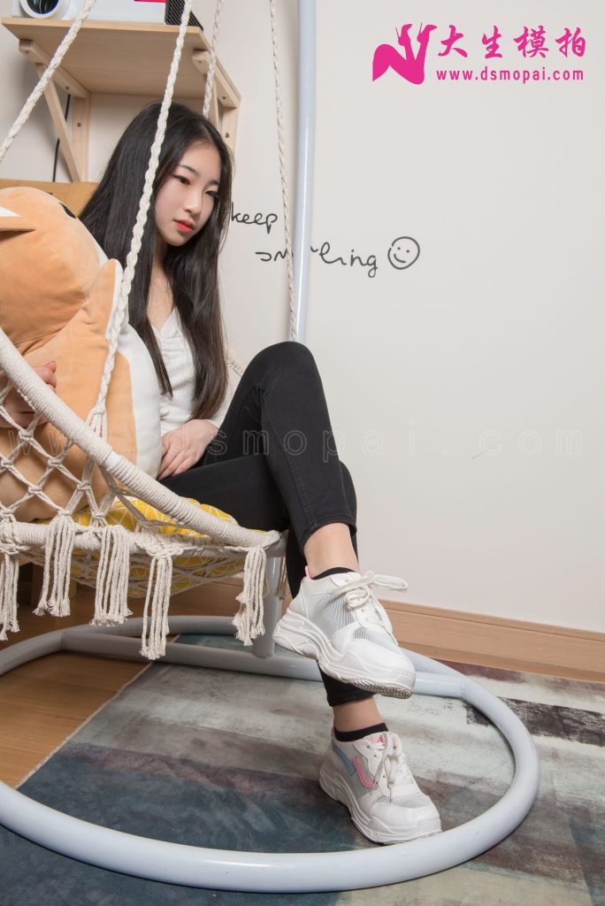 大生模拍 No.119 雯雯 褲內(nèi)絲 [61P/1V/324MB]插圖1