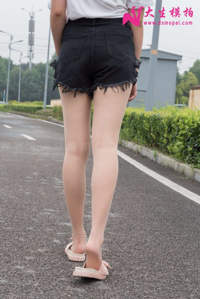大生模拍 No.136 珠珠 風(fēng)和日麗壓馬路的肉絲腿 [36P/1V/335MB]插圖3