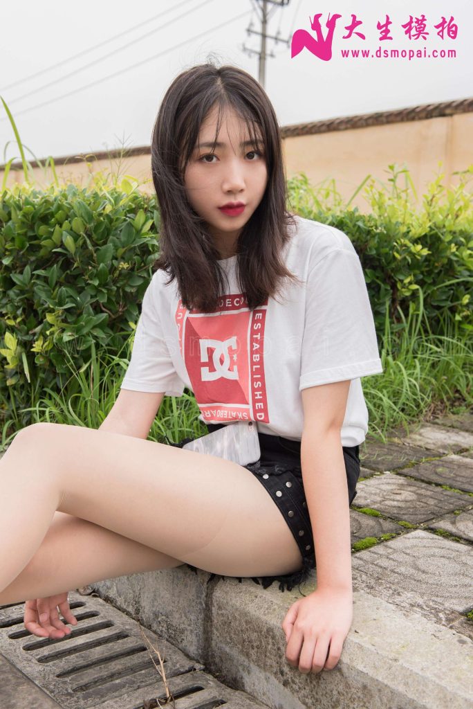 大生模拍 No.136 珠珠 風(fēng)和日麗壓馬路的肉絲腿 [36P/1V/335MB]插圖2