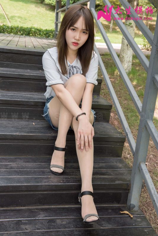 大生模拍 No.137 婉菱 公園里的短裙肉絲 [54P/1V/506MB]-無料攝影圈