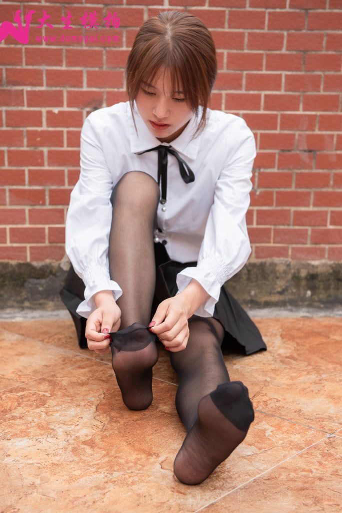 大生模拍 No.152 小穎 學院黑絲 [48P/1V/41MB]插圖3