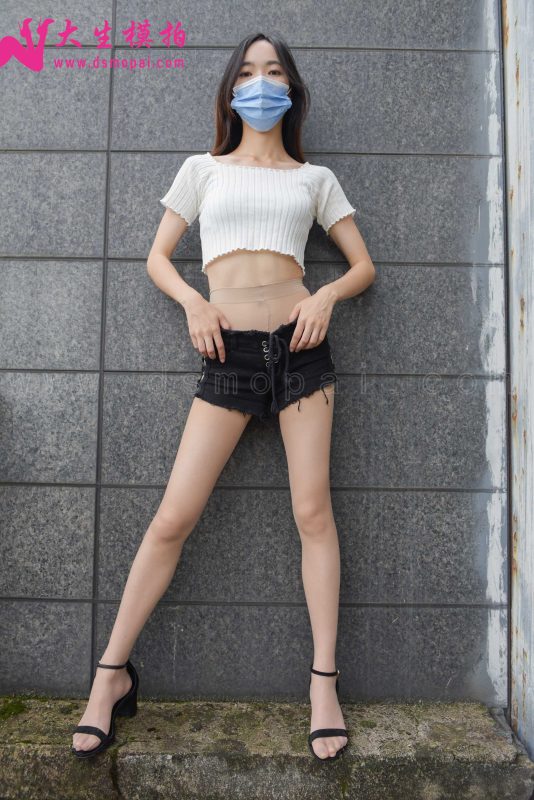 大生模拍 No.192 詩雨 短褲里的無內(nèi)絲 [51P/1V/651MB]-無料攝影圈