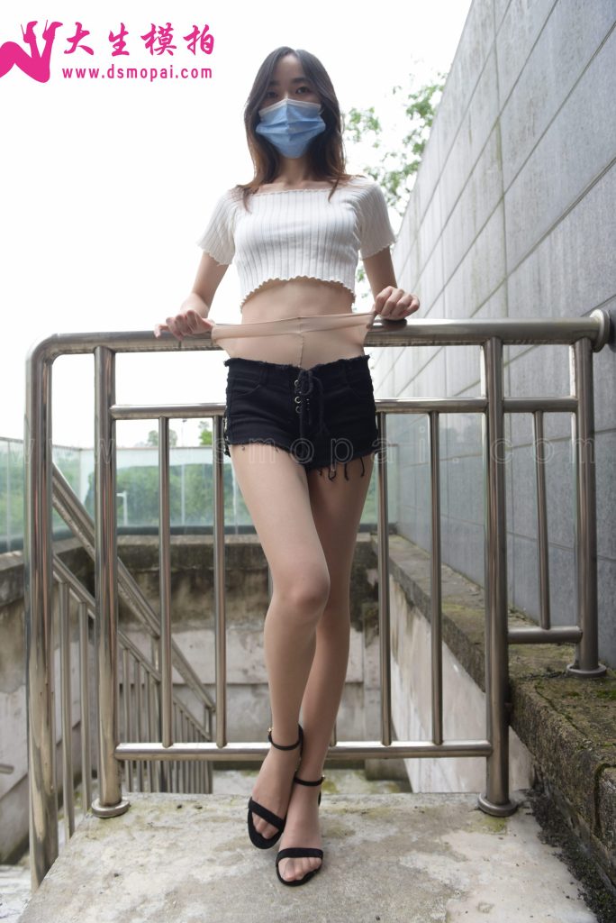 大生模拍 No.192 詩雨 短褲里的無內(nèi)絲 [51P/1V/651MB]插圖2