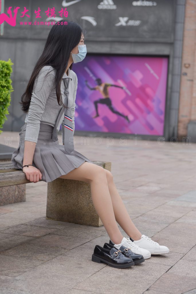 大生模拍 No.206 換上工作裝的兼職學(xué)妹 [33P/68MB]插圖1