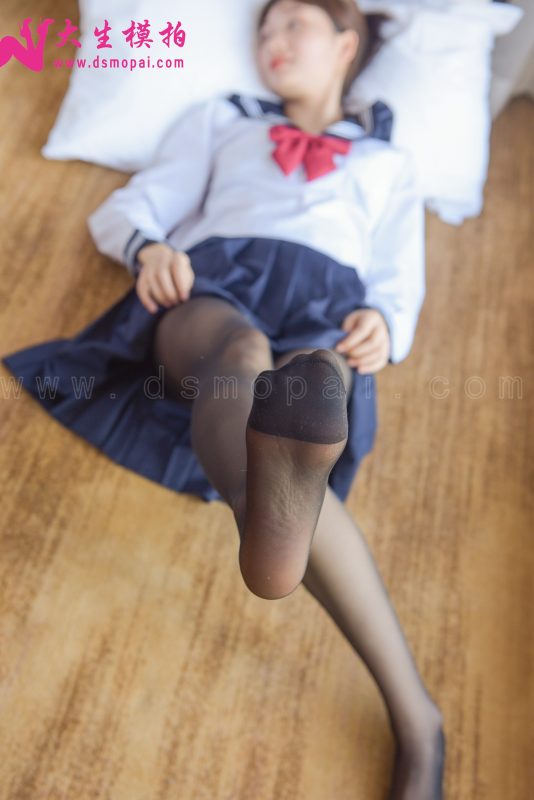大生模拍 NO.210 意涵 JK黑絲 [55P/244MB]-無料攝影圈