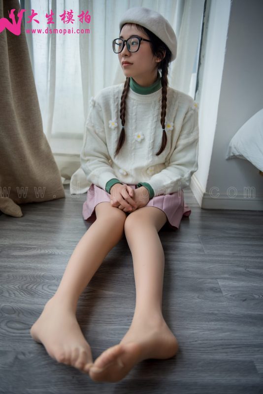 大生模拍 NO.222 夏夏 清純眼鏡妹 [46P/272MB]-無料攝影圈